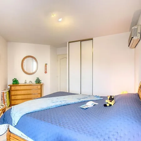 Appartement Le Consul-2 By Interhome